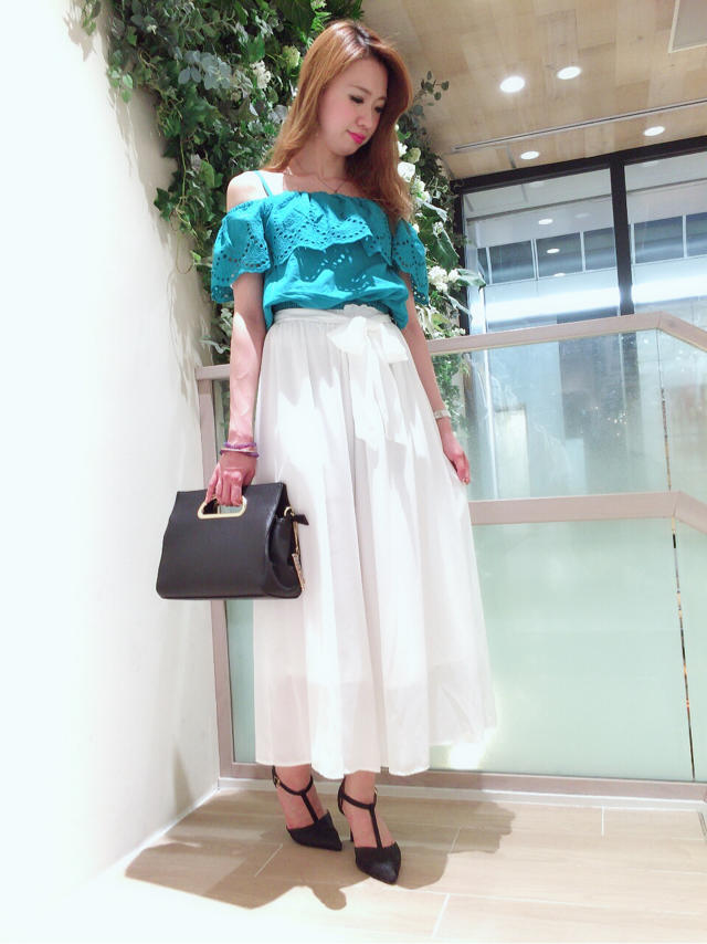 新作のレースオフショルトップス♡♡ひかりとまよのオフショット☆☆
