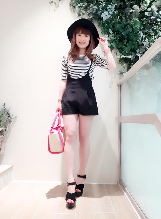 櫻井さんのカジュアルコーデ♡ショートパンツサロペット♡