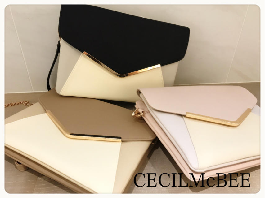 【✩新作✩】レター型のクラシカルなクラッチが入荷♡《ナナ》