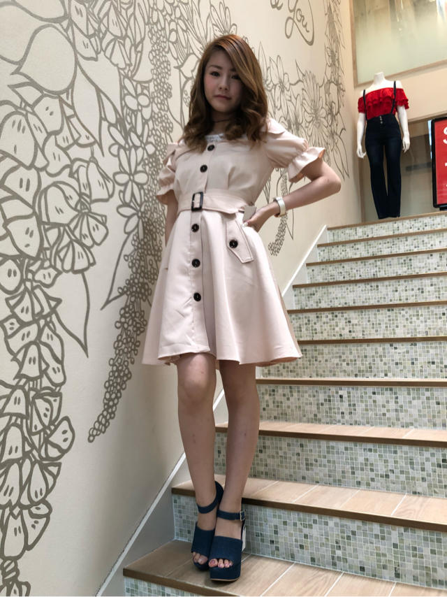 今年トレンド☆一枚でcodeが決まる！？大人可愛いレイヤード風オフショルトレンチワンピ♡♪