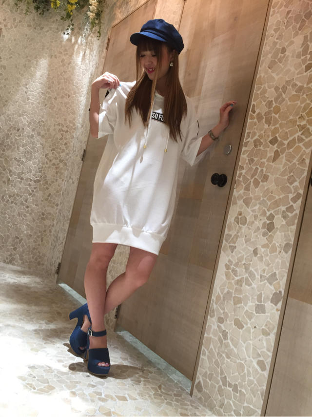 今年らしいロゴ＆ライン入りパーカー♡♡お揃CODE☆りなとのオフショット♡♡