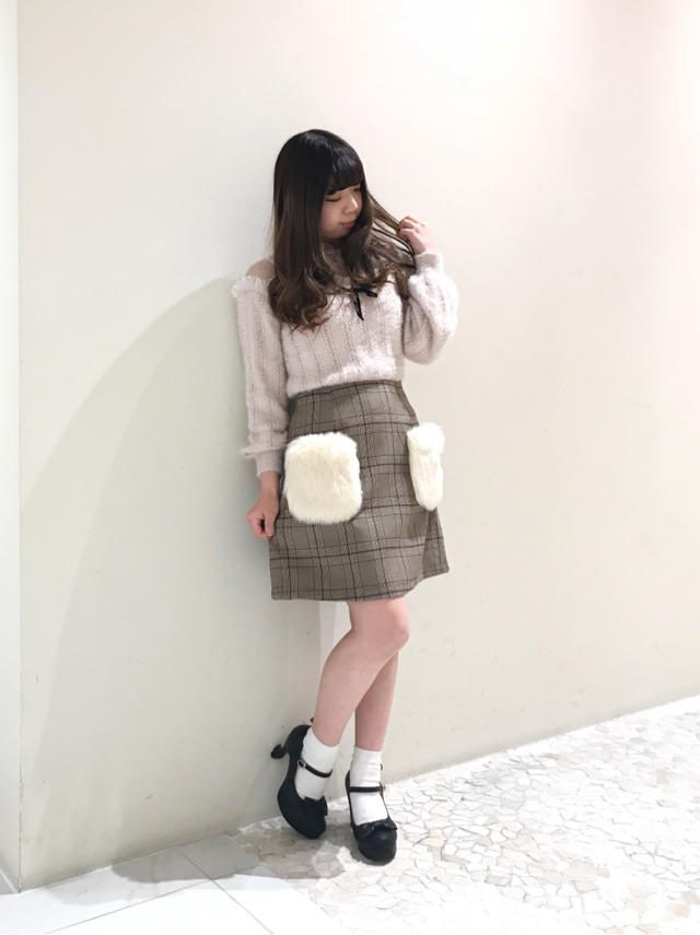 ファーポケットが可愛い♡トレンドコーデ！