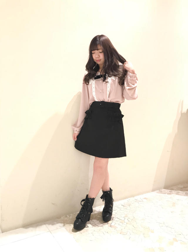 大人可愛い♡上品ガーリーコーデ！