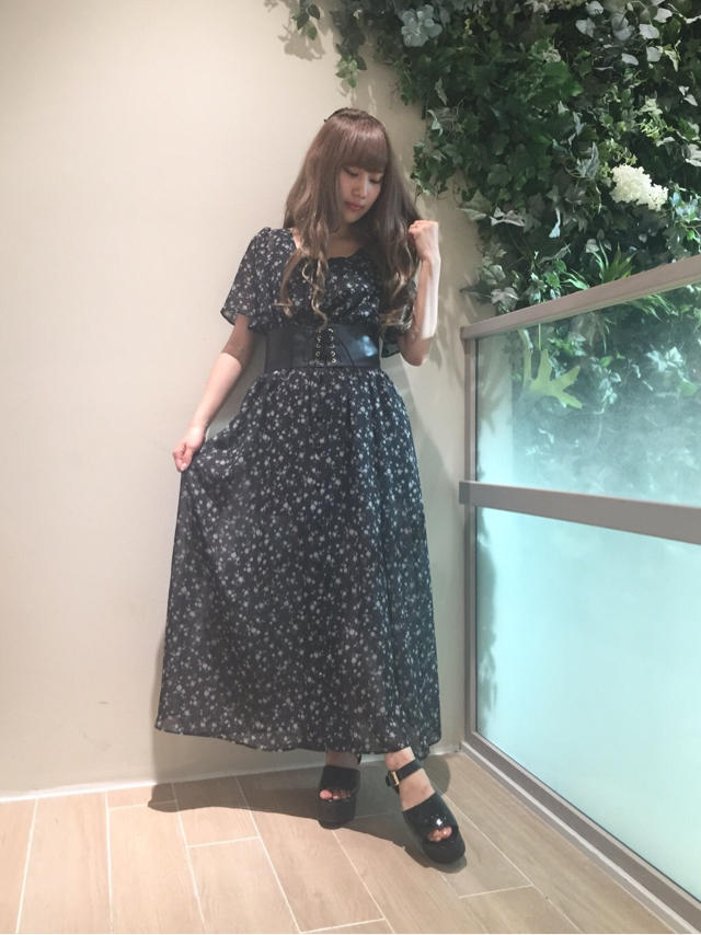 小花柄が可愛い大人っぽコーデ* ੈ✩‧₊˚