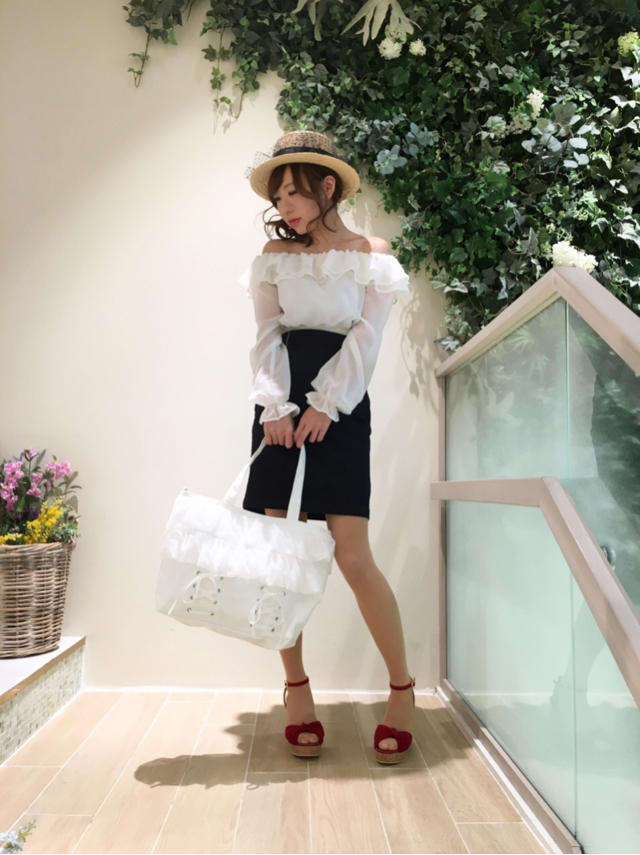 オフショル着まわし♡タイトスカートで大人かわいいcoordinate