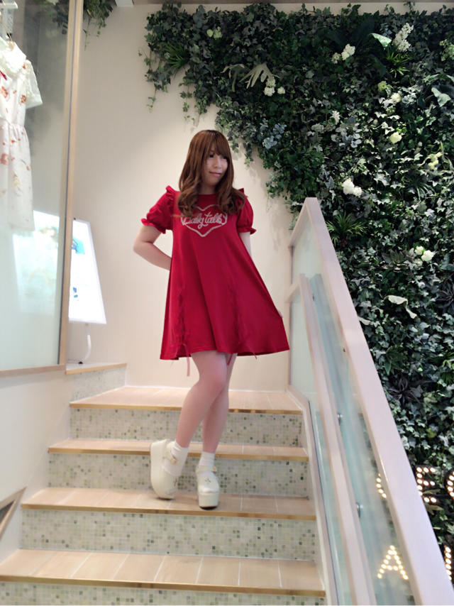 心斎橋筋店♡ショルダーフリルがポイントのカットOP୨୧*˚