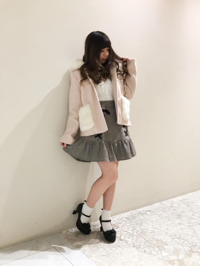 ファーポケットがかわいい♡トレンドコーデ！