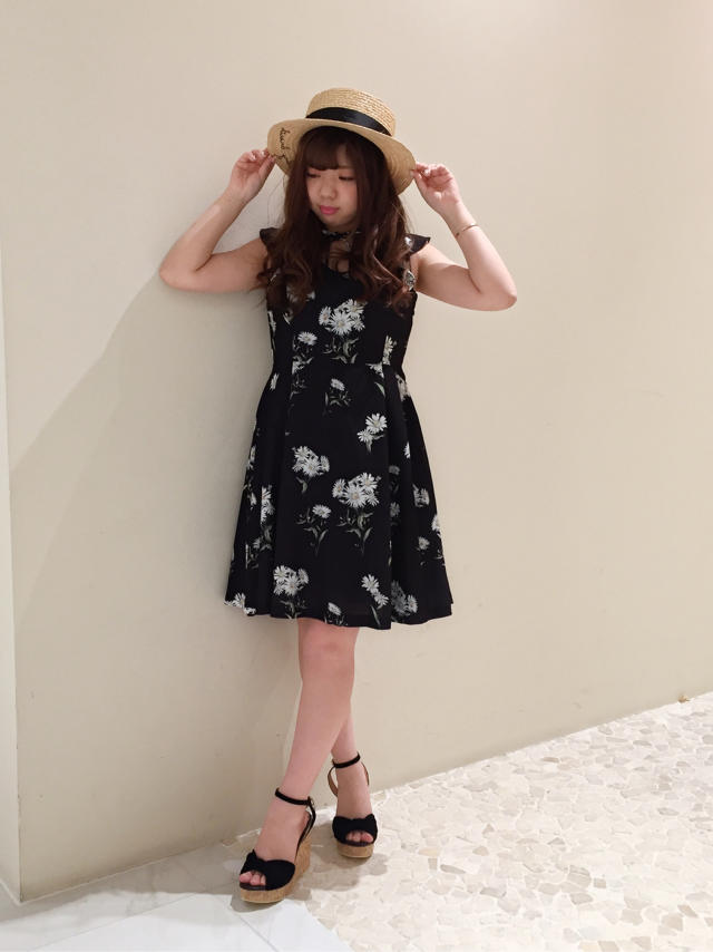 大人可愛い♡ガーリーワンピース
