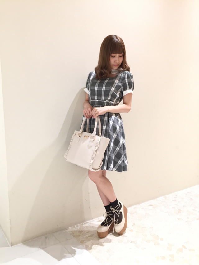 シルエットが綺麗♡チェックワンピ