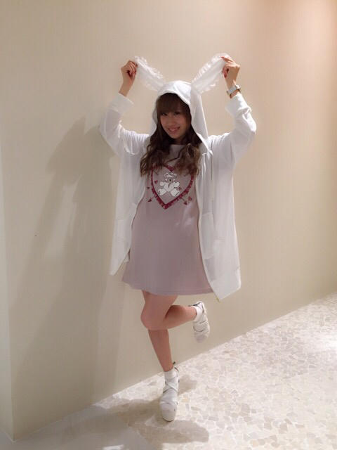 うさ耳パーカーでバックスタイルも可愛く♡coordinate