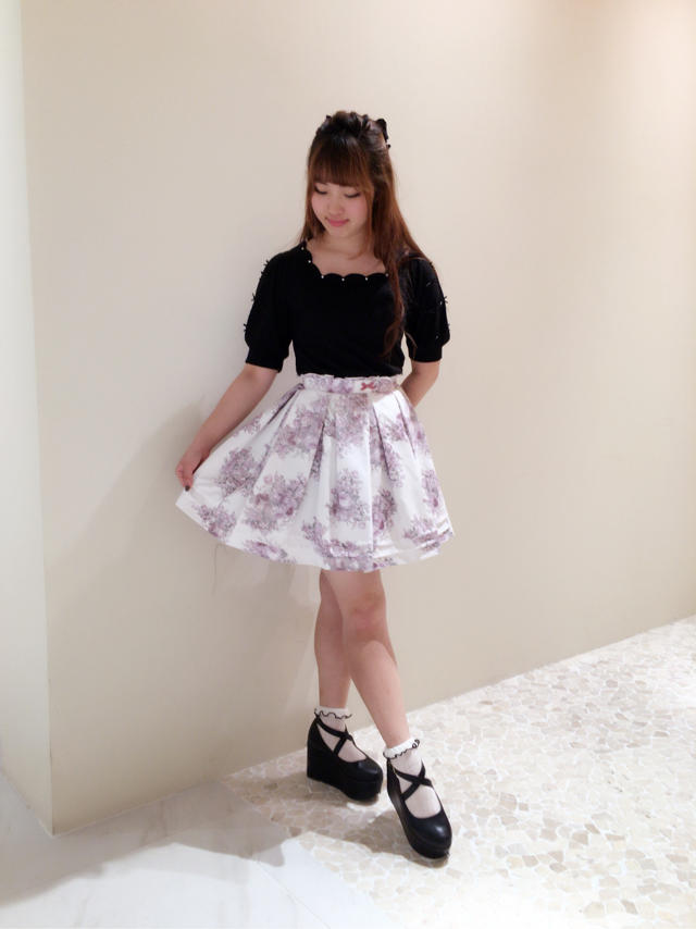 シルエットがきれいな大人girly code…♪