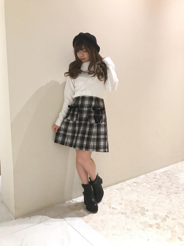 チェック柄がポイント！モノトーンガーリーコーデ♡♡