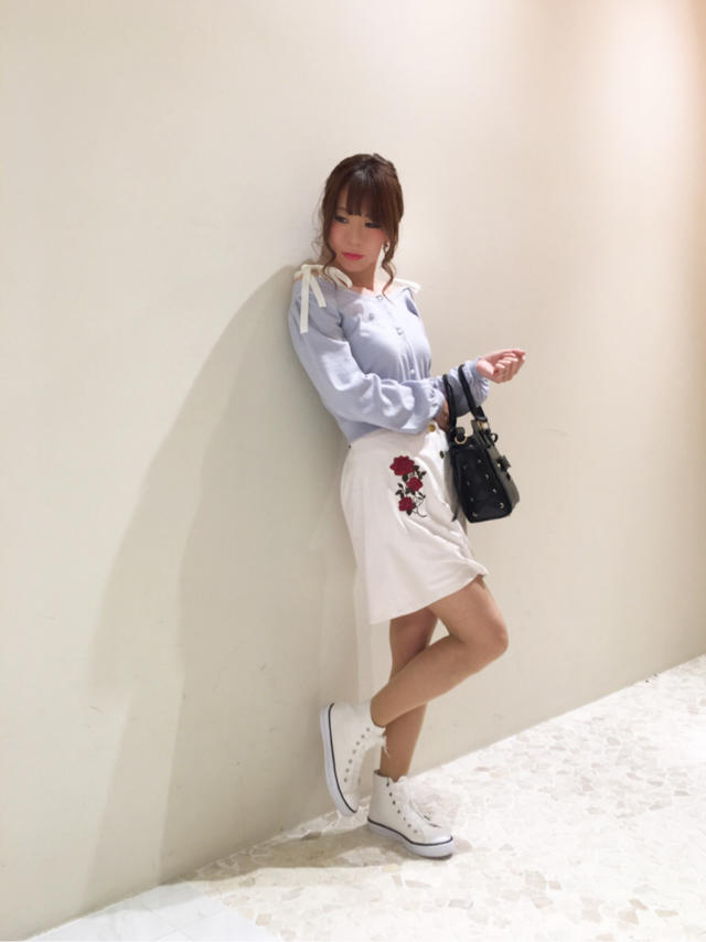 花柄刺繍に一目惚れ♡Ｓ／Ｓ新作はWhite×Blueでcolerアピール♡