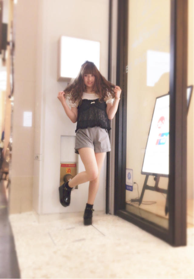 心斎橋筋店 ♡ パンツスタイルもフレアなシルエットで華奢見せ⋈*｡ﾟ