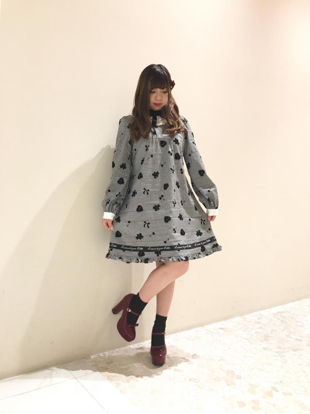 フロッキープリントが今年らしい♡♡girly coordinate！