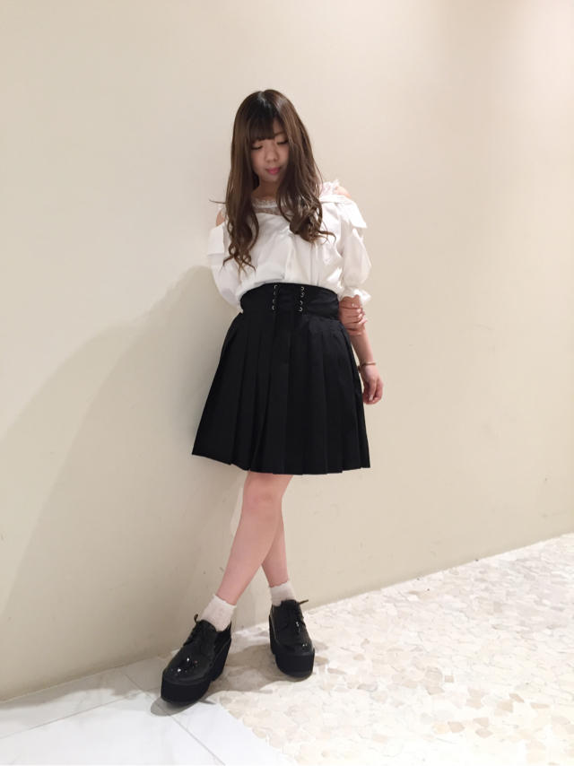 モノトーン大人ガーリーコーデ♡♡