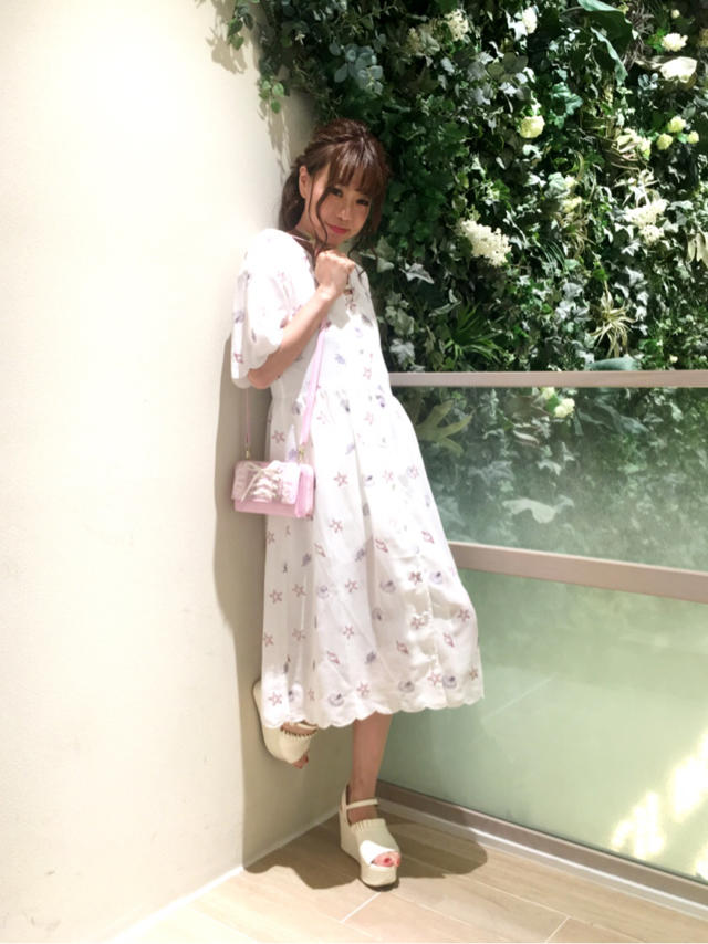 ゆるかわ♡シェル刺繍ガウンワンピース