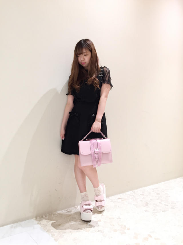 ピンクを差し色に♡All Black コーデ♡♡