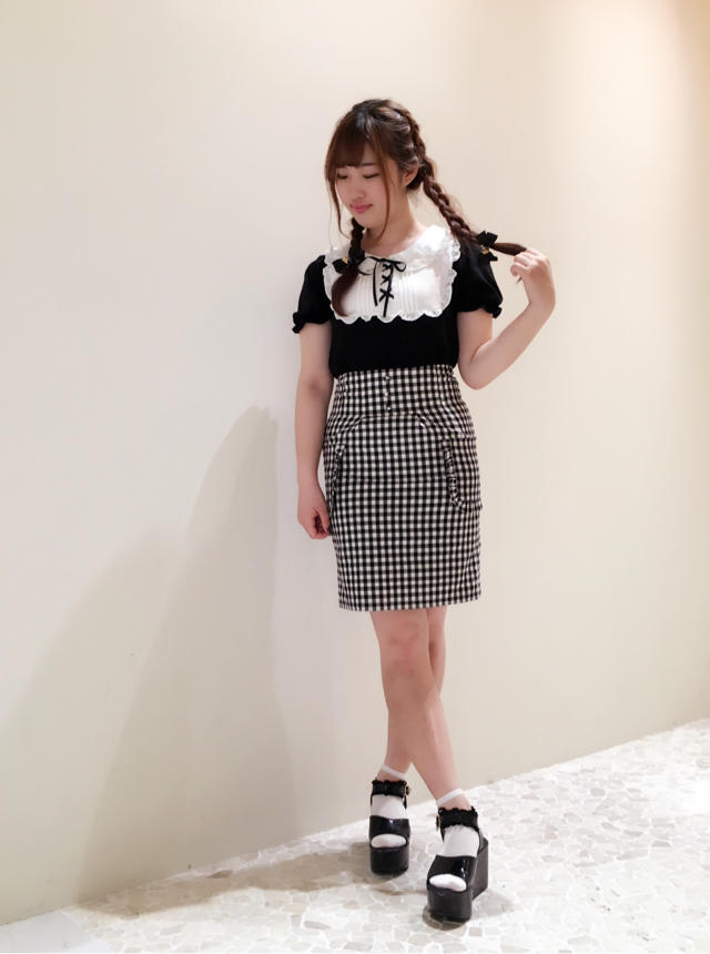 ウェイトレス風 monotone coordinate…♪