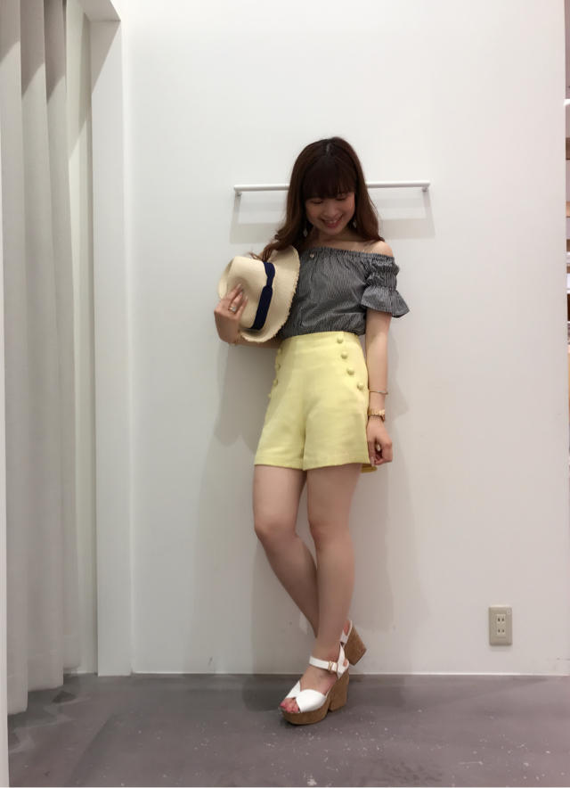 《Ray掲載コーデ》オフショルトップスのリゾートスタイル♡foot nail♡まみたす