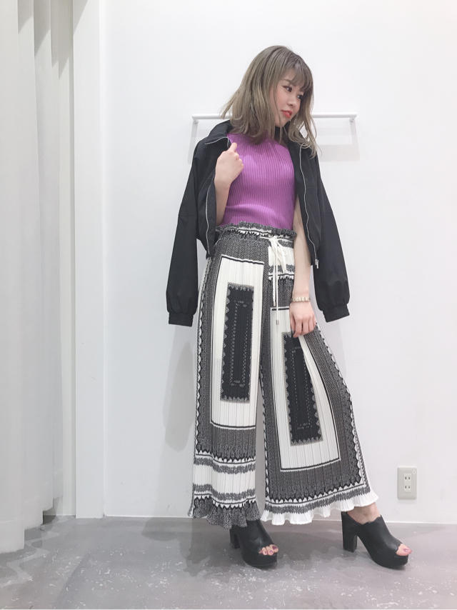 お花見にも着ていただけやすい❤️アラベスク柄パンツコーデ✨りさ