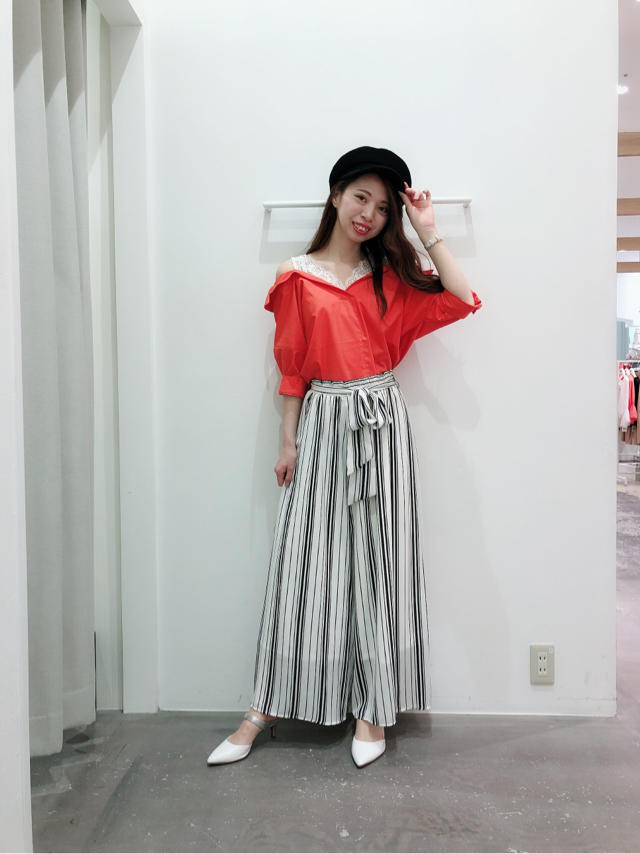 大人気‼️レイヤード風オフショルブラウス✨