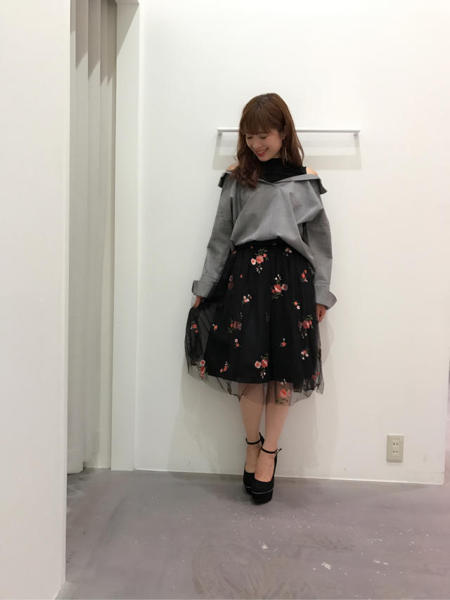白石麻衣ちゃんカタログ掲載コーデ♡刺繍入りチュールスカート♡キスマイLIVE shot**宮城♡まみたす