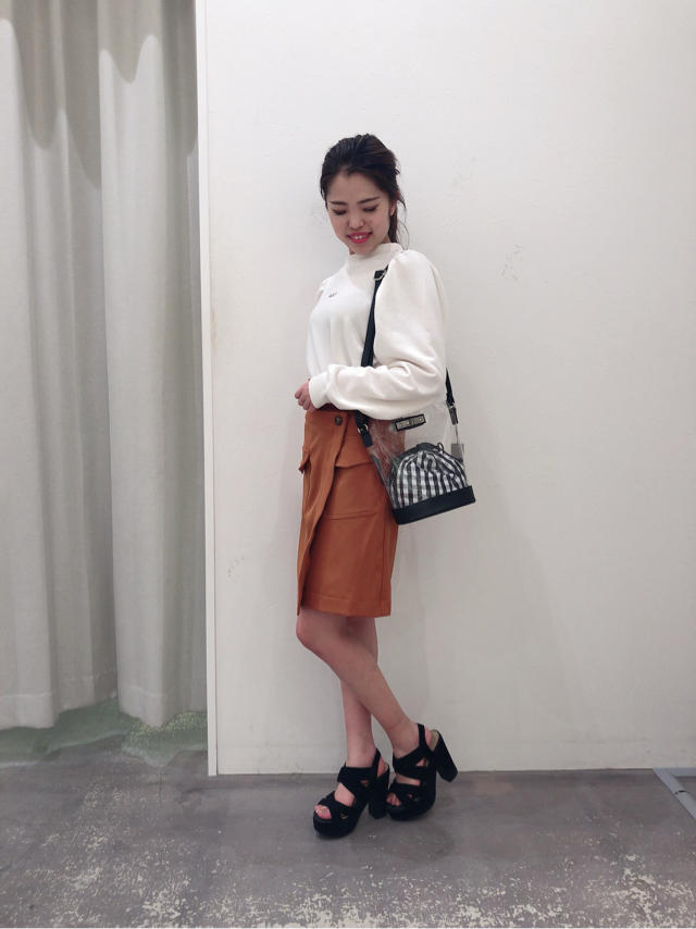 チビロゴトップスコーデ‼️❤️スカート合わせで可愛らしく❤️❤️ みく❤️