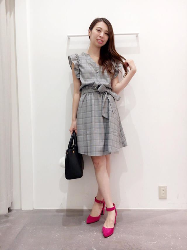 フリルが可愛いチェックワンピース♡よしみん