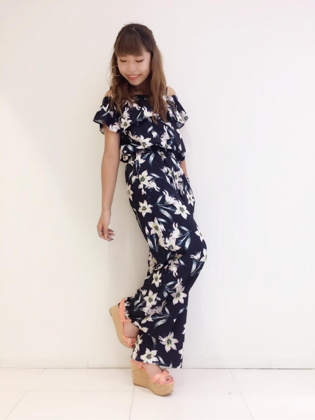 店長オススメ☆大人気花柄ロンパース  aika