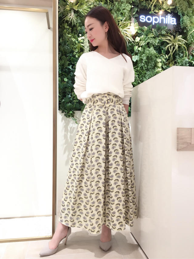 新規ニット×ボタニカル柄