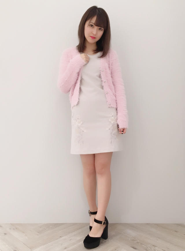 ビジューボタンにもご注目♡MAMI