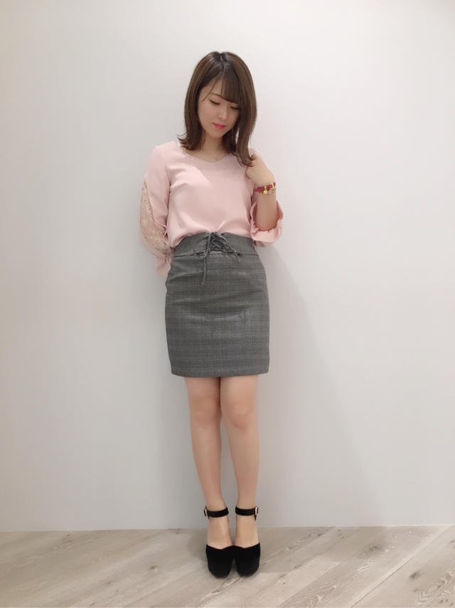 レーススリーブブラウスで甘めコーデ♡RIHO