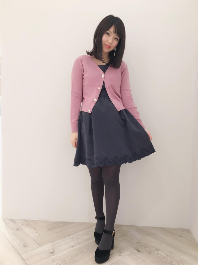 ビジューボタンがアクセントに♡MAMI 