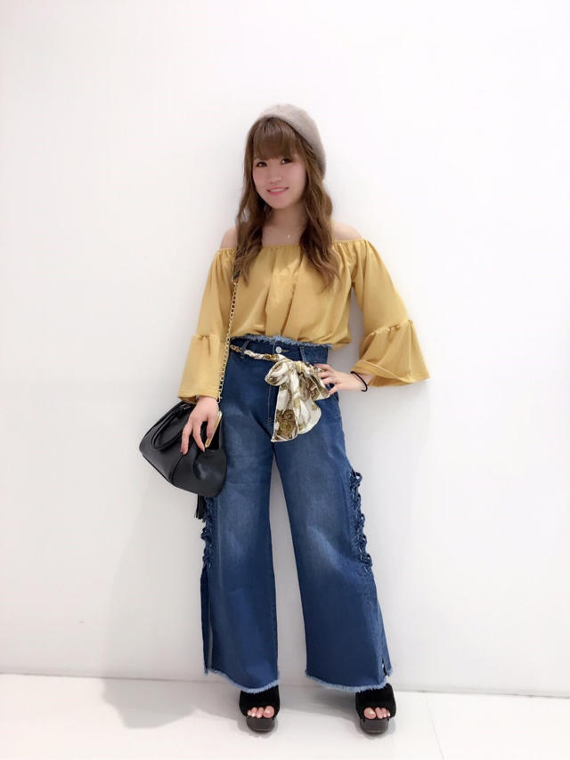 大人気再入荷!!トップス♡休憩中に…♡yuri