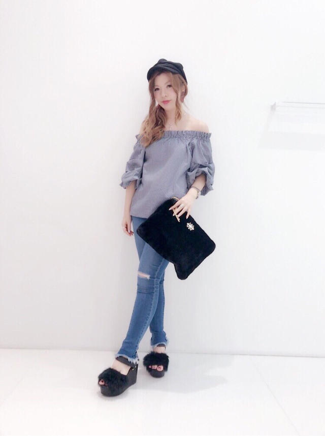 お袖ボリュームブラウス♡OFF shot♡yuri