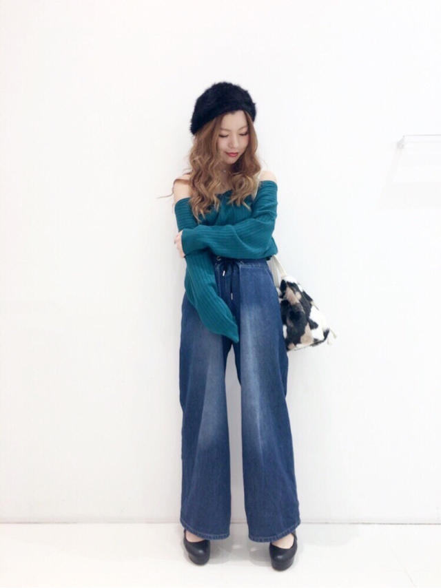 大人気vネック♡Ayana