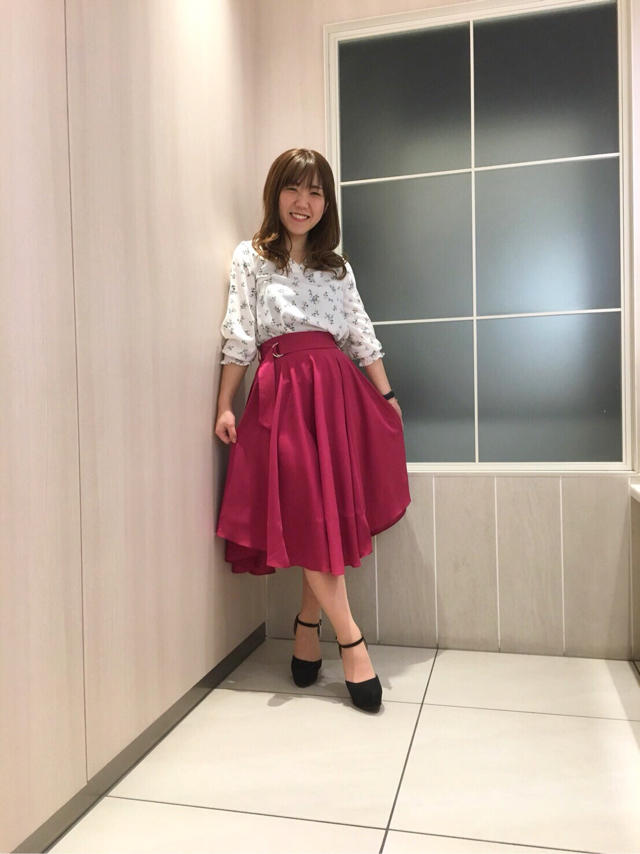 袖コンシャスで気分も上がる♡袖スリットブラウス
