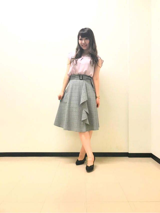 ディティールにこだわったブラウスで狙うは好印象♡
