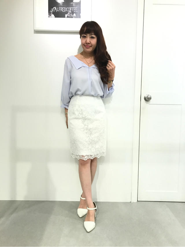 女性らしさを演出☆オーガンジー刺繍タイトスカート