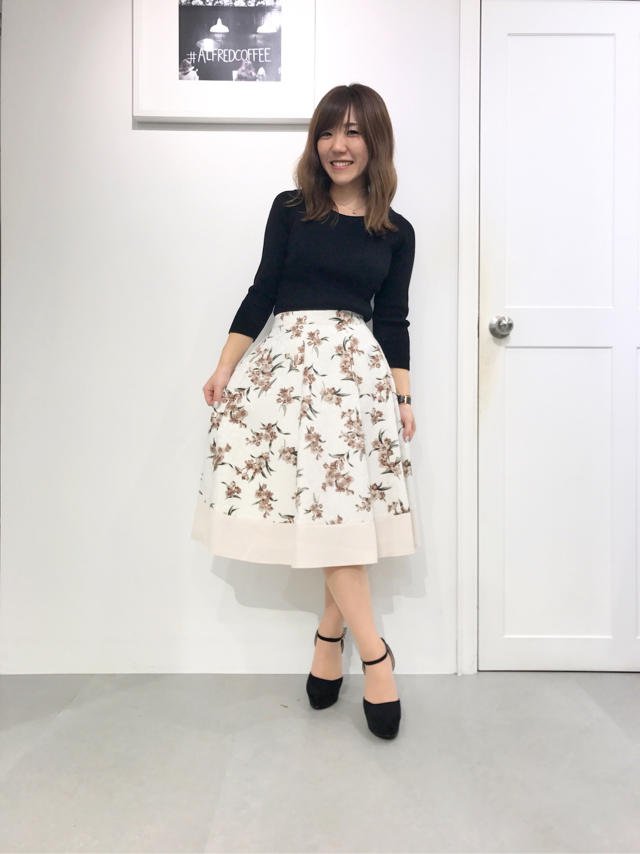 店頭着用中♡お気に入りのジャガードフラワースカート