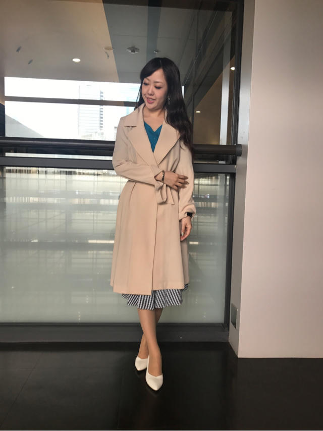 上品で軽やかな素材♡さっと羽織れるトロンチコート♡