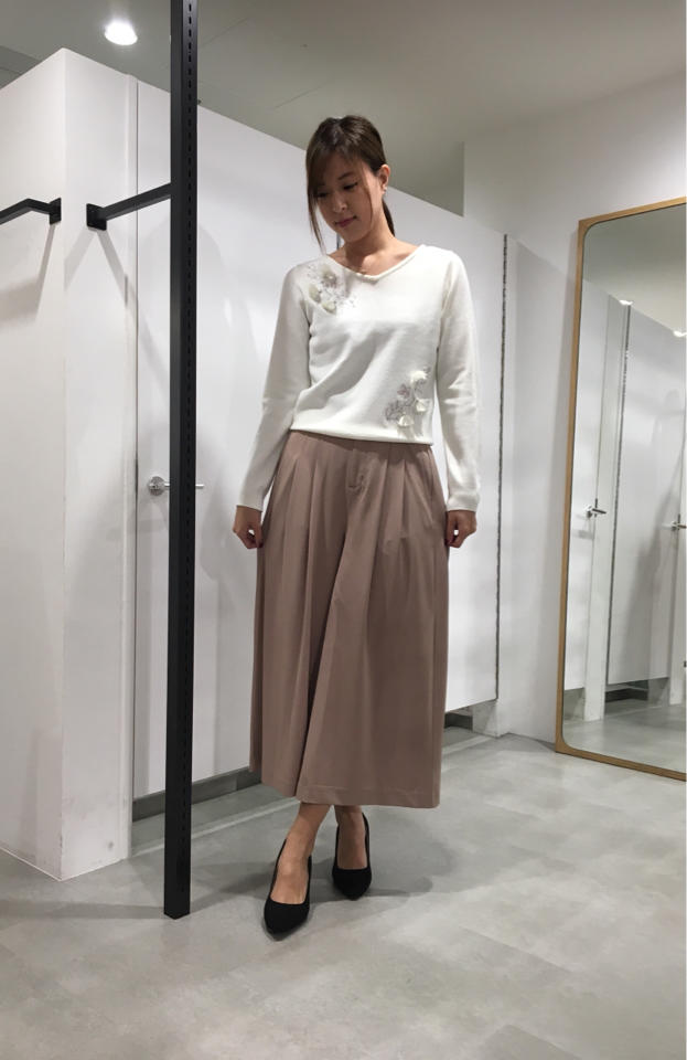 ♡ビーズ＋タッセル付Vネックニット♡