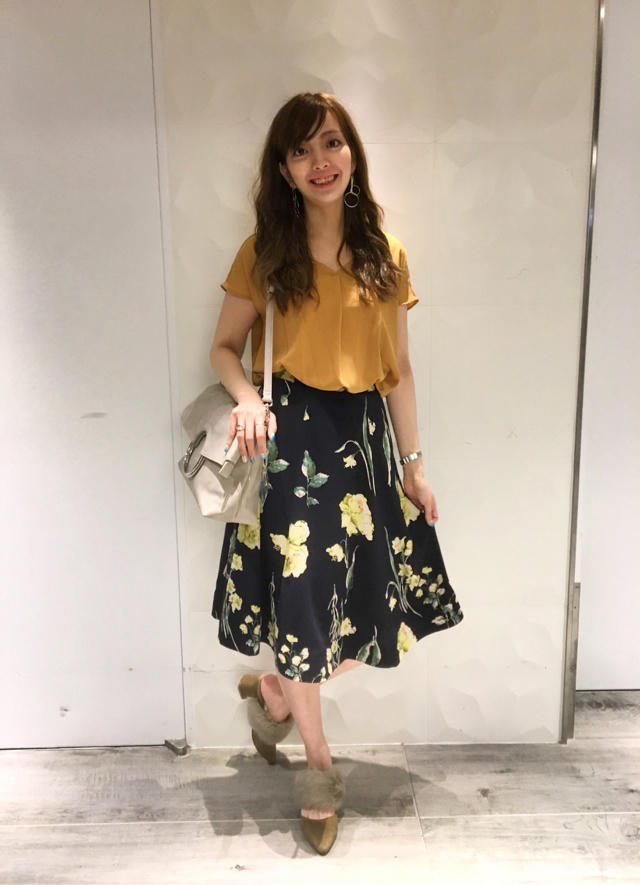 ♡花柄♡フレアスカートで大人女子コーデ(⑅˃◡˂⑅)