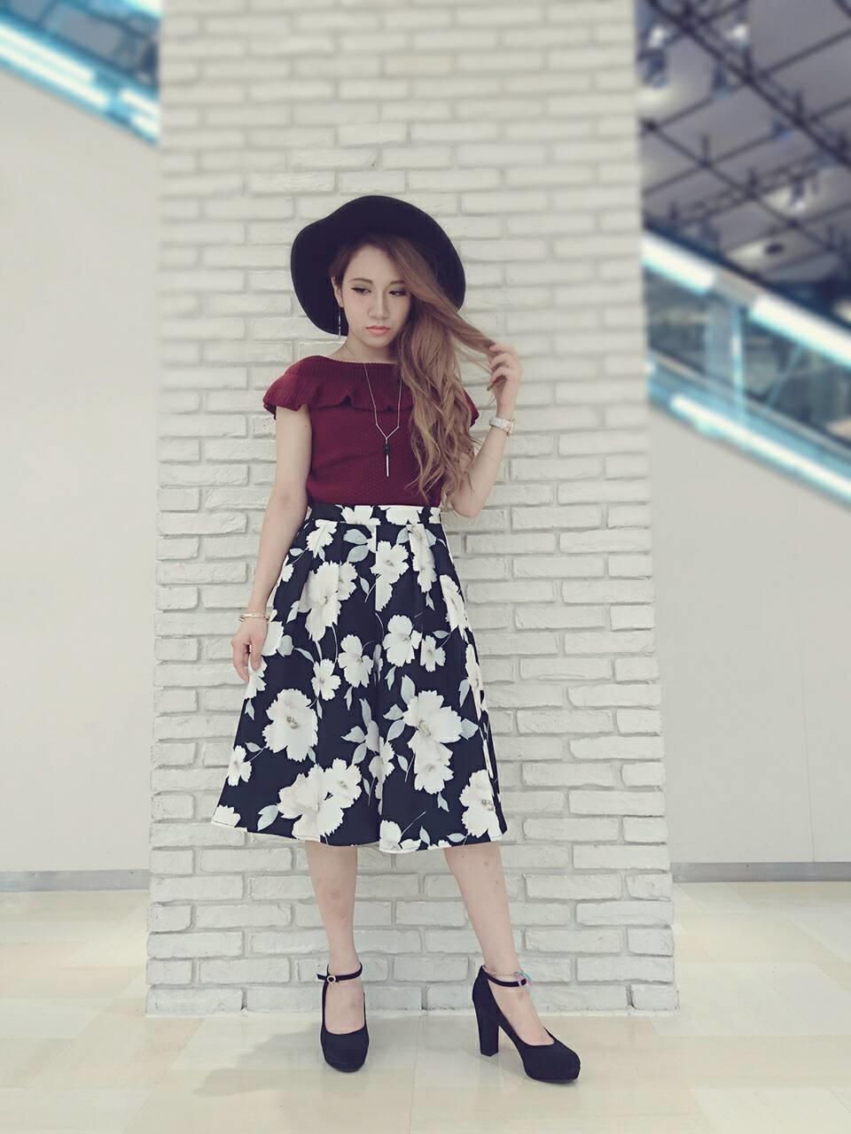 NEW in  オフショルニットフレア♡