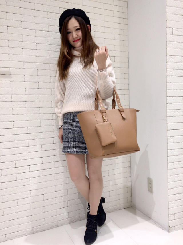 モヘアタートルニットコーデ