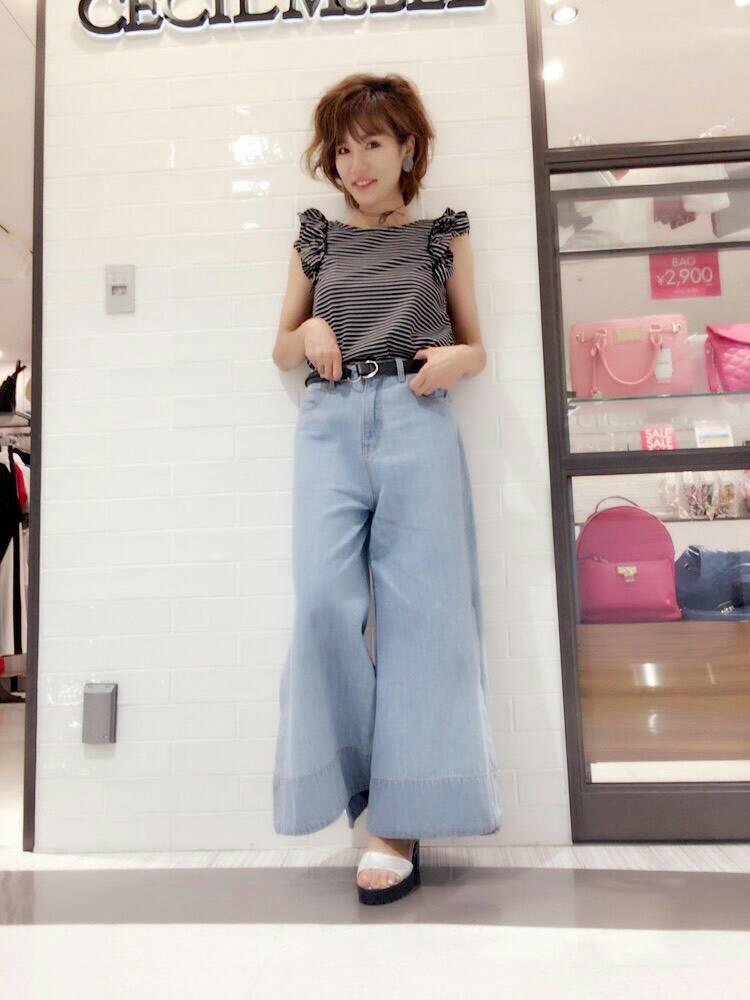 お袖フリルトップス♡
