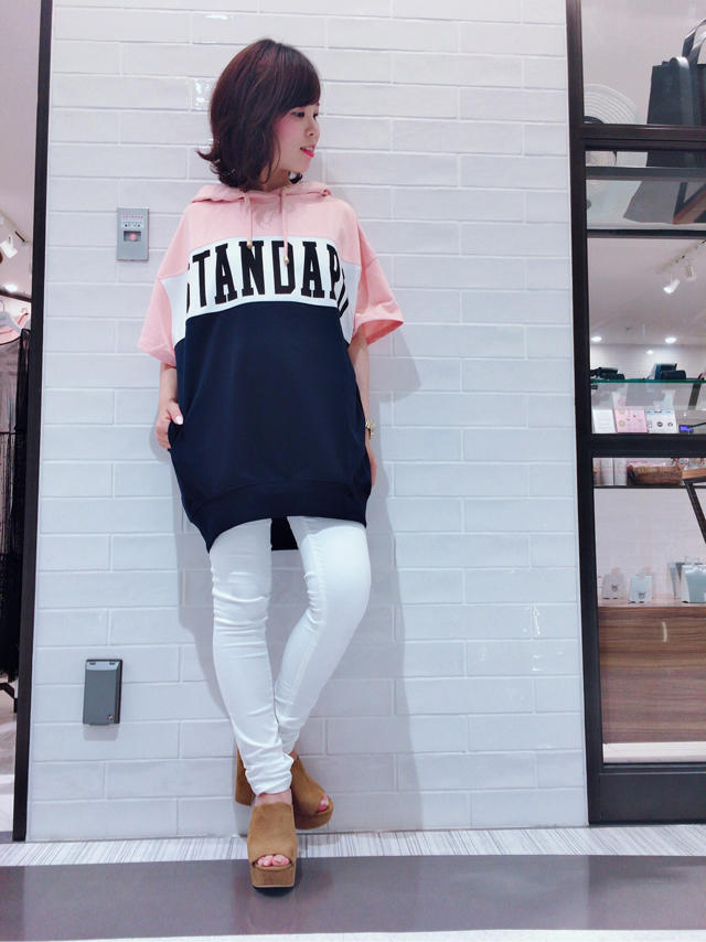 ビックロゴパーカー♡
