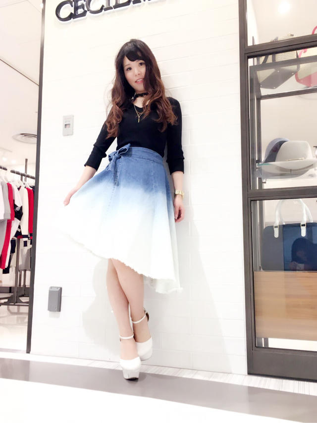 再入荷!!!グラデーションイレヘムスカート（ゝ。∂）