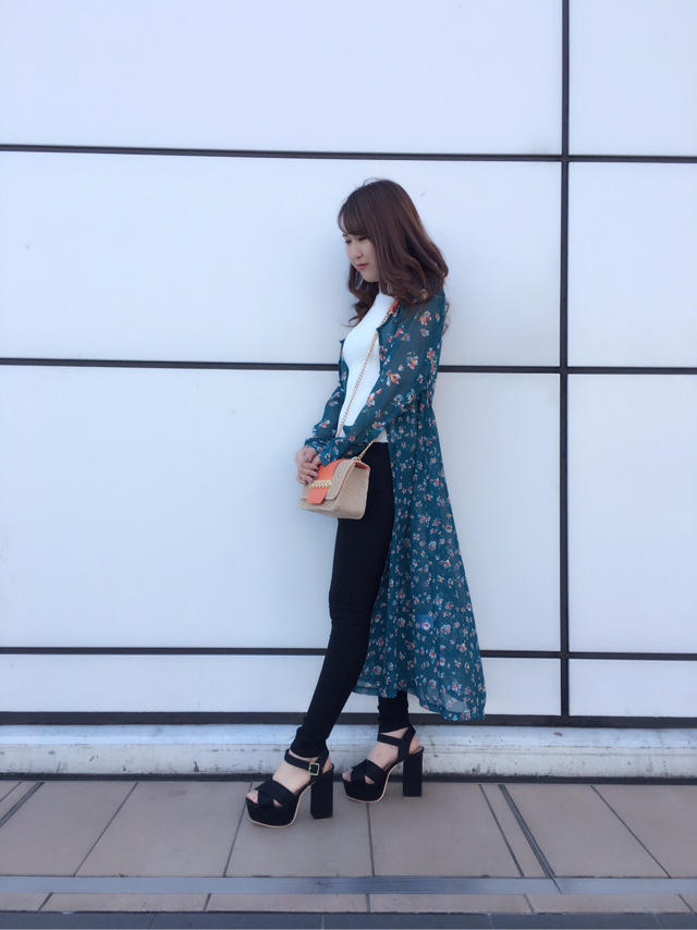 とんがり花柄プリントシャツ♡